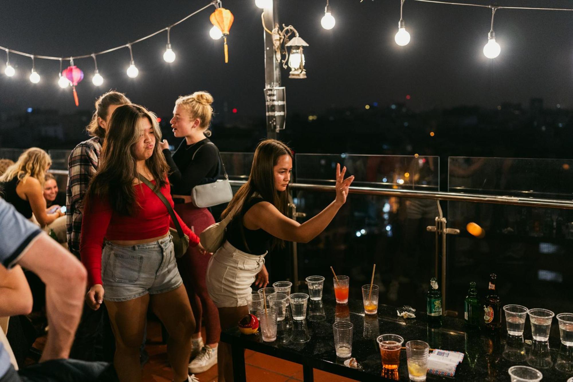 Backpackers & Rooftop Bar